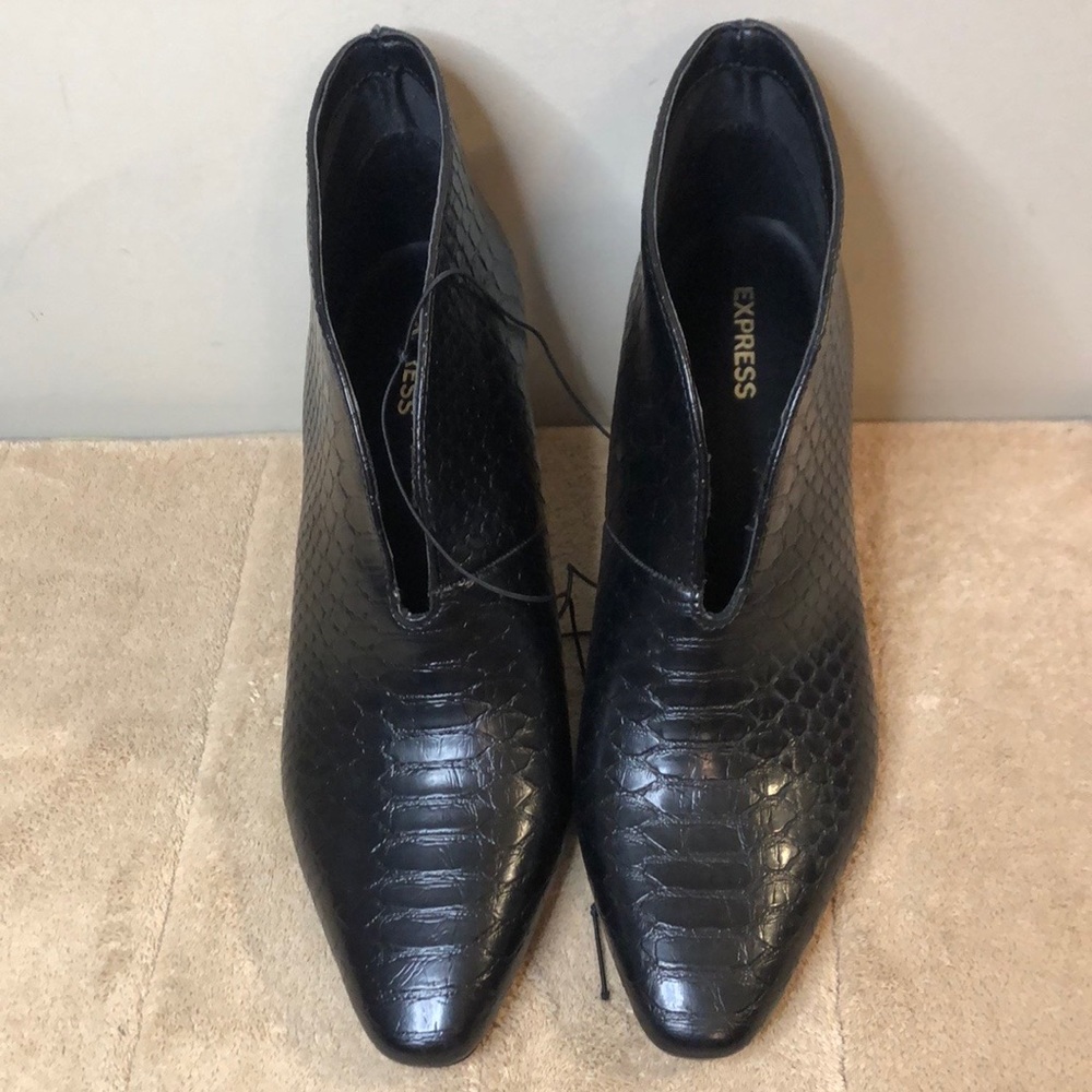 EXPRESS booties - Picture 5 of 8